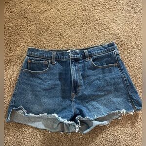 Abercrombie and Fitch mom shorts size 29/8 very gently used.